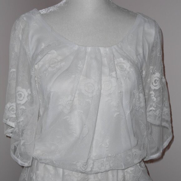 Dress Barn Collection White Sheer Lined Short Sleeve Embroidered Roses Blouse-M - Picture 1 of 6